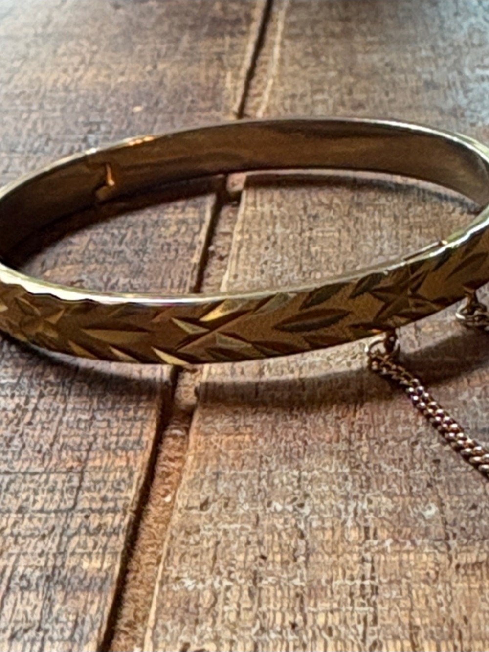 Vintage Napier Gold-Tone Leaf Etched Hinged Bangle Bracelet - Women Jewelry
